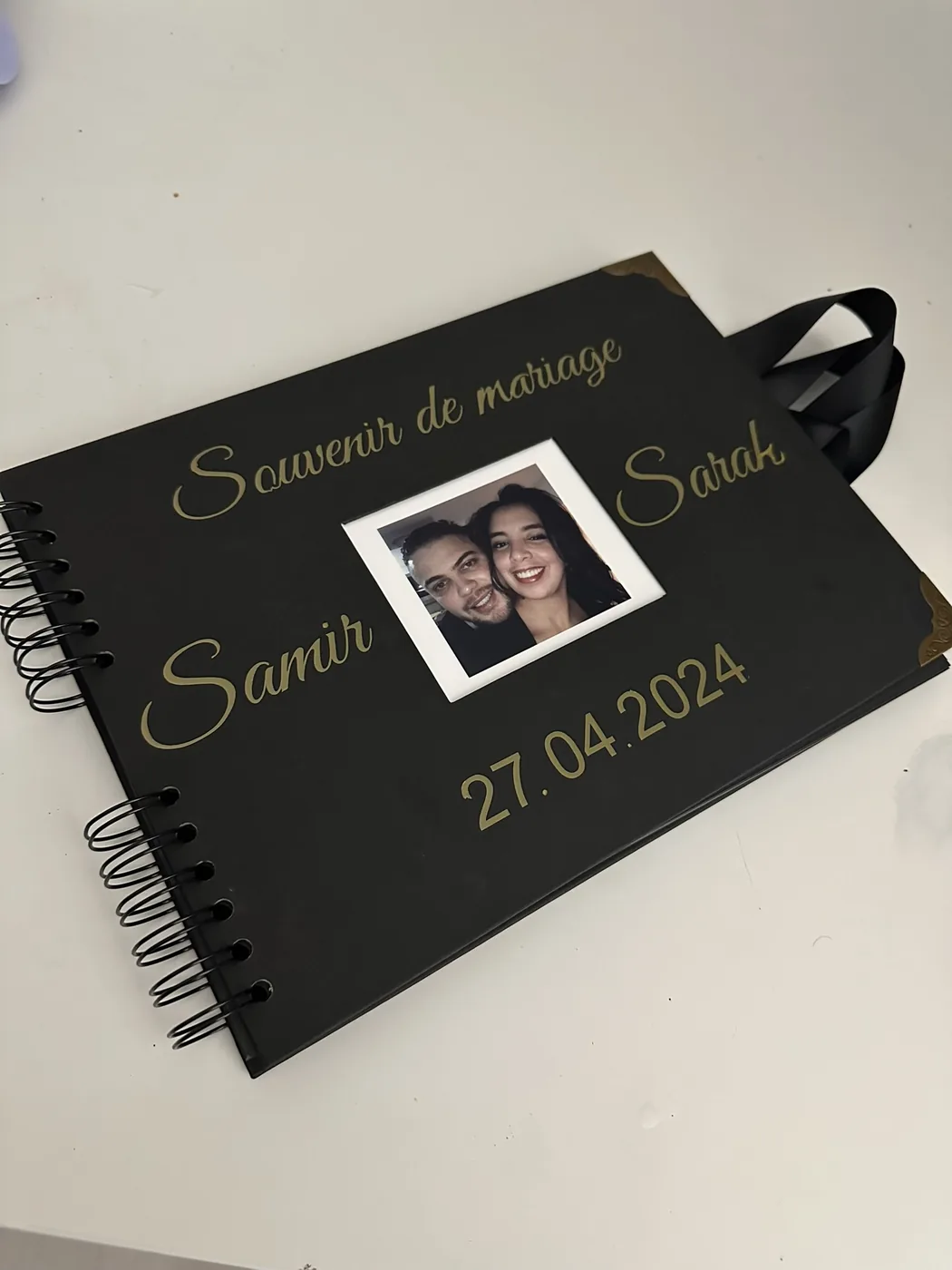 Livre d'or photo personnalisé, réalisation réelle MySelfieBooth issue d'un reportage unique