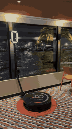360 Booth sur une péniche, prestation réelle MySelfieBooth